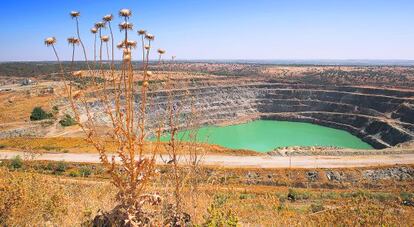 Vista de la balsa de residuos mineros de la empresa Boliden en Aznalcóllar (Sevilla).