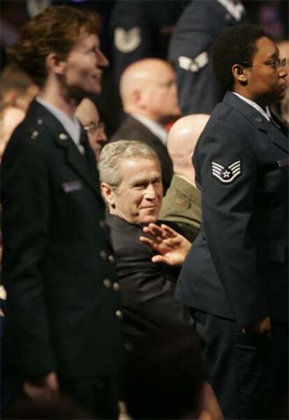 El presidente de Estados Unidos, George W. Bush, durante el homenaje a las Fuerzas Armadas.