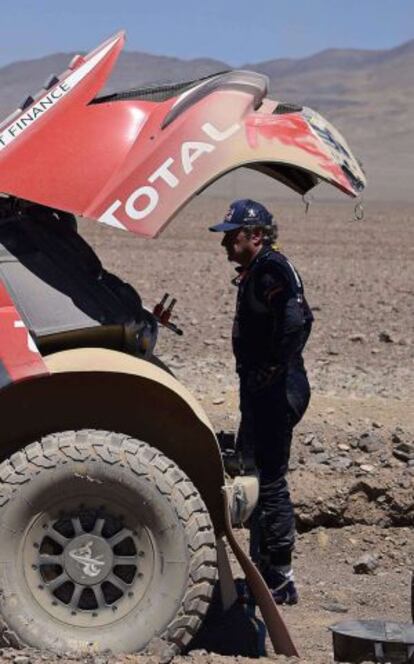 Carlos Sainz, parado tras sufrir problemas técnicos.