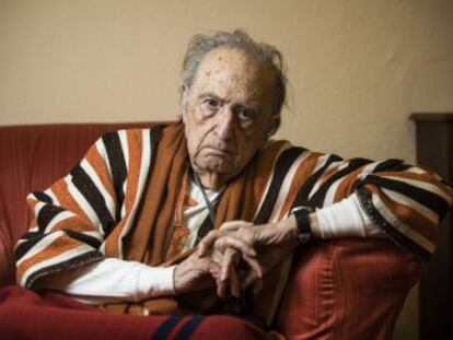 El escritor cumple 90 años. Premio Cervantes en 2004, es uno de los mejores prosistas del castellano