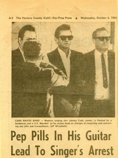 Johnny Cash es arrestado por autoridades de El Paso (Texas), en octubre de 1965.