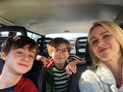 Jacob en el coche de la actriz Naomi Watts.