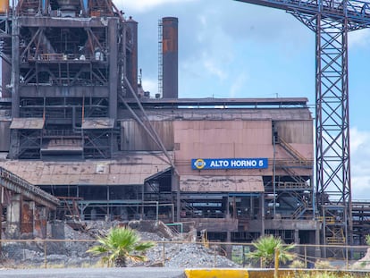 Vista al interior de la empresa Altos Hornos de México, en Coahuila.