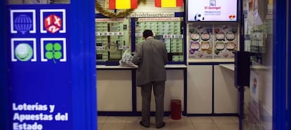 Interior de una administraci&oacute;n de loter&iacute;a.