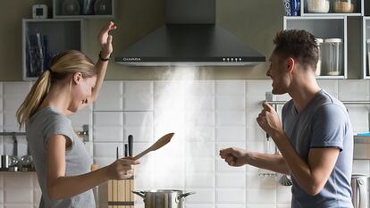 Se integran en todo tipo de cocinas, gracias a sus diseños extrafinos y modernos de fácil instalación.