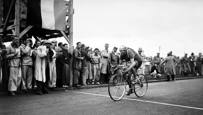 Gino Bartali durante el tour de Francia en 1948.