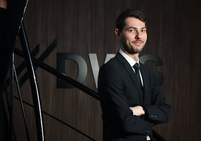 Jarrid Klug, gestor del DWS Invest Top Dividend en la sede de la compañía en Madrid.