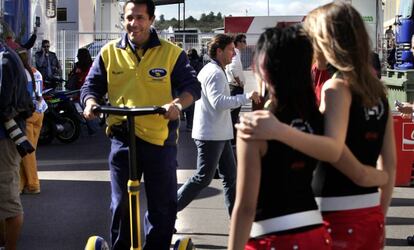 Azafatas en un Gran Premio de Motociclismo