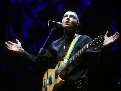 La cantante irlandesa Sinéad O'Connor, ayer durante su concierto en La Mar de Músicas.