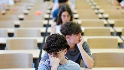 Alumnos en la convocatoria extraordinaria de la Selectividad en Madrid.