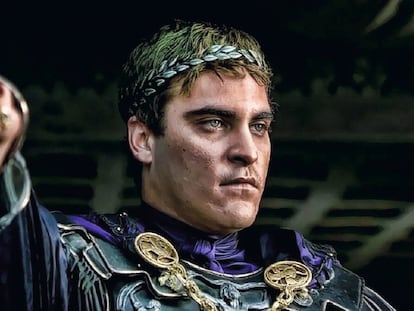 Joaquin Phoenix en ‘Gladiator’: cómo gobernar un imperio cicatriz arriba y dedo abajo.