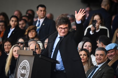 Javier Milei asiste a la ceremonia oficial de inauguración de la exposición anual de la Sociedad Rural, en Buenos Aires, en 2024.
