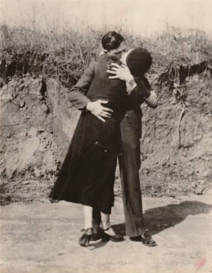 El beso de Bonnie y Clyde, expuesto en Dallas (Texas).