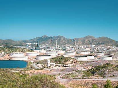 Vista de la refinería de Repsol en Cartagena (Murcia), donde Repsol ha empezado a producir hidrógeno renovable a partir de biometano.