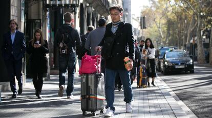 Un turista oriental, en Barcelona.