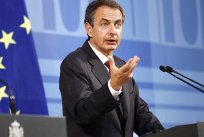 Zapatero, durante su comparecencia de ayer en La Moncloa.
