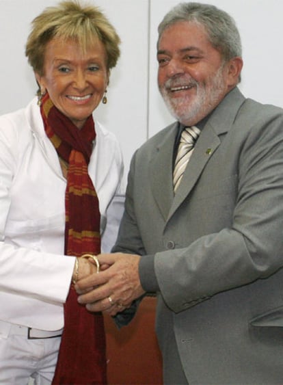 De la Vega y Lula durante su reunión, ayer en Brasilia.