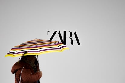 Tienda de Zara en la céntrica calle de Juan Flórez de A Coruña.