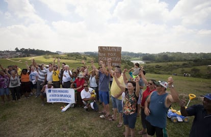 Na última quinta-feira, os moradores fizeram uma caminhada como um ato simbólico de resistência à construção de casas populares no parque.