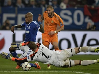 Benzema marca su segundo gol. 