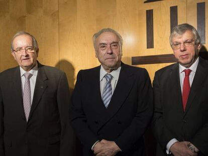 Joan Hortalà, president de la Borsa de Barcelona, entre el president de PIMEC i el del MAB.