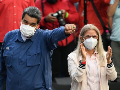 El presidente de Venezuela, Nicolás Maduro, con su mujer, Cilia Flores, en una imagen de febrero pasado.