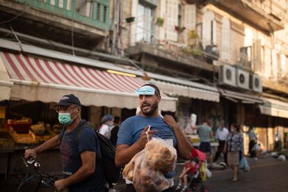 Un vendedor en el mercado Mahne Yehuda de Jerusalén, el viernes.