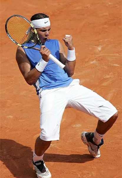 Rafael Nadal, tras ganar ayer un reñido punto a Federer.