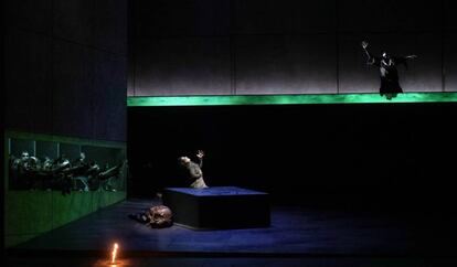 Vista de la producción de 'Il Trovatore' en el Teatro Real de Madrid en julio de 2019.