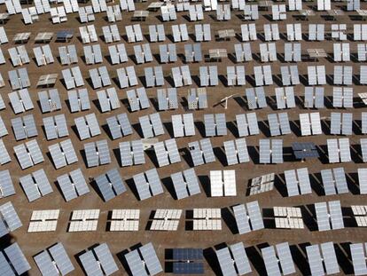 Los paneles solares, como los de la central de Tabernas en Almería, serán fabricados con grafeno a partir del año que viene.