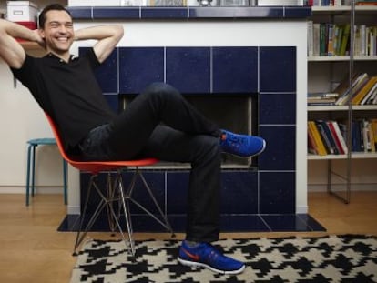 Nathan Blecharczyk, fundador da Airbnb na sede da empresa.