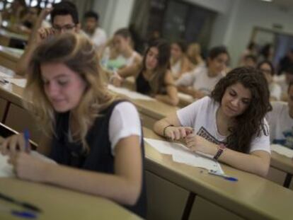 Miles de alumnos en toda España se examinan antes de la entrada en vigor de la reválida de la LOMCE