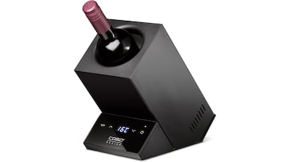 La temperatura de este enfriador de vino se puede ajustar.