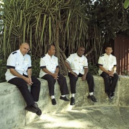 Trabajadores del hotel La Nacional, en La Habana.