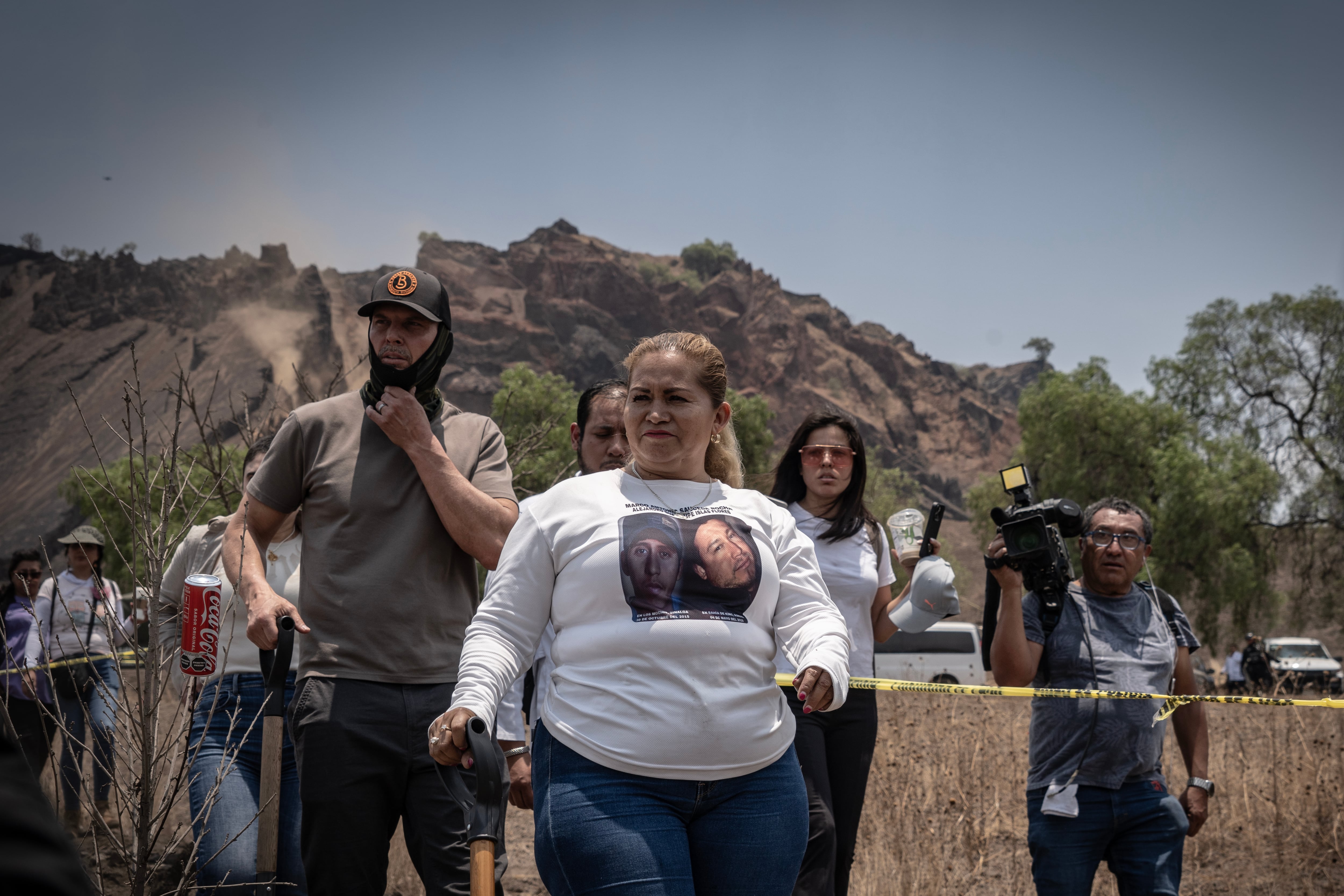 La madre buscadora Ceci Flores asegura que ha encontrado los restos de uno de sus hijos, a falta del ADN: “Vamos a casa”