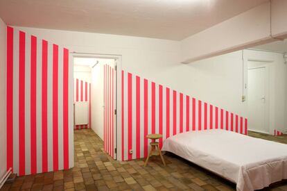 La propuesta de Daniel Buren en la muestra 'Chambres d'amis', en 1986 en Gante (Bélgica).