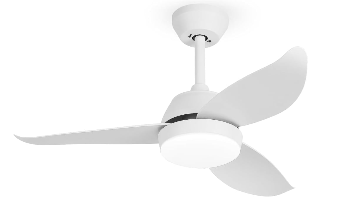Ventilador de techo con luz y opción a instalarlo a doble altura.