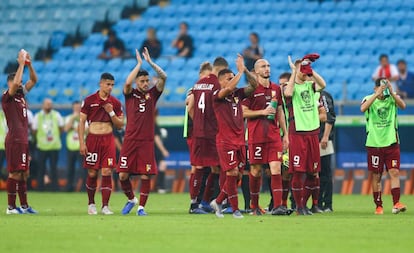 Los jugadores de Venezuela, tras el partido con Perú.