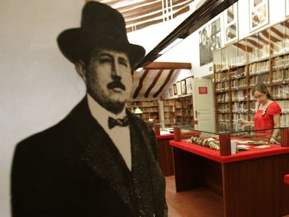 Biblioteca de la Casa Museo Azor&iacute;n de Mon&ograve;ver.  