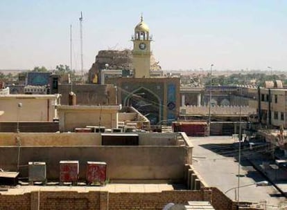 La mezquita de Samarra sin cúpula dorada ni alminares, tal y como quedó tras el atentado de ayer.