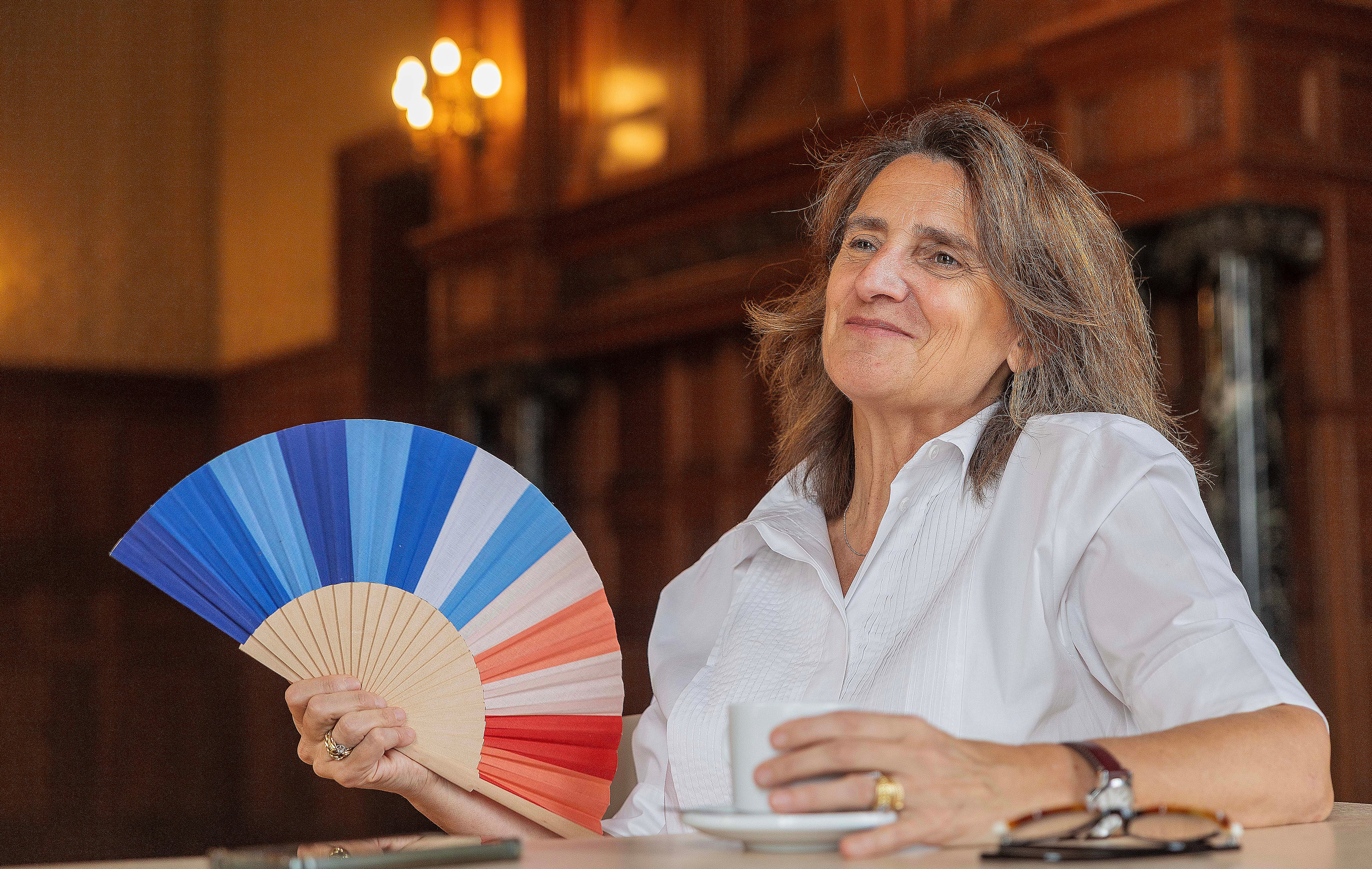 Teresa Ribera durante la entrevista. 