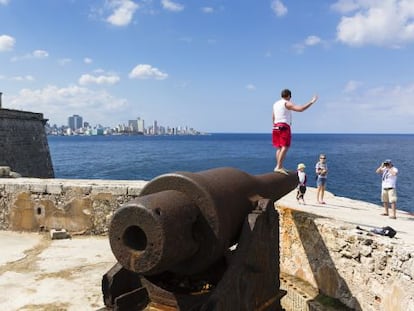 El perfil de La Habana desde el Castillo de los Tres Reyes Magos del Morro.