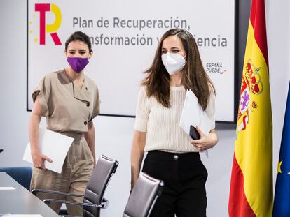 Ione Belarra e Irene Montero, a su llegada, el viernes pasado, a una rueda de prensa en Madrid.