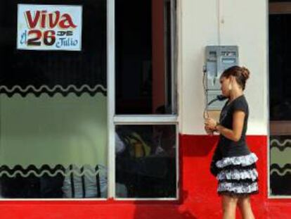 El Gobierno de Cuba derogó una ley vigente desde el año 2000 que establecía un recargo del 10 por ciento para las comunicacionesentre Cuba y EE.UU.. EFE/Archivo