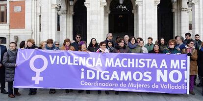 La concentración este mediodía en la Plaza Mayor de Valladolid.