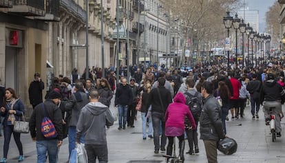 El Portal de l'Àngel de Barcelona és una dels carrers amb més comerços.