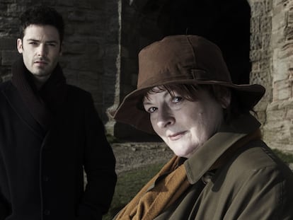 David Leon y Brenda Blethyn, los actores protagonistas de la serie británica 'Vera'.