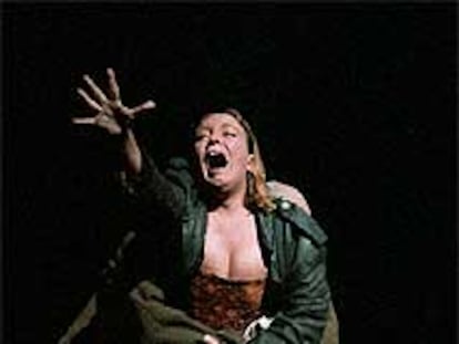 Nuria Gallardo, en la representación de 'La vida es sueño', de Calderón de la Barca, dirigida por Calixto Bieito en 2000.