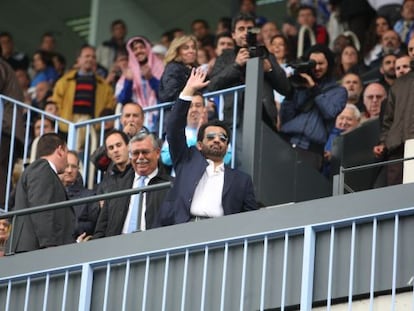 Al Thani, en un partido entre el Málaga y el Valencia en abril.