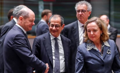 De izquierda a derecha, los ministros de Finanzas de Alemania, Italia y España.